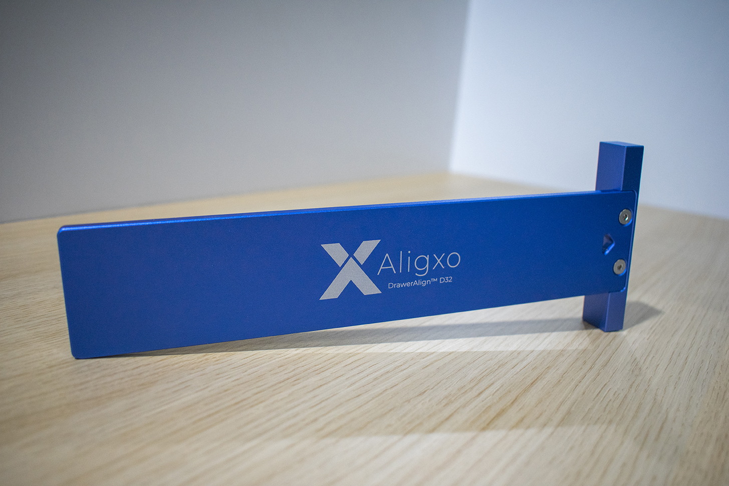 DrawerAlign D32 on a workbench